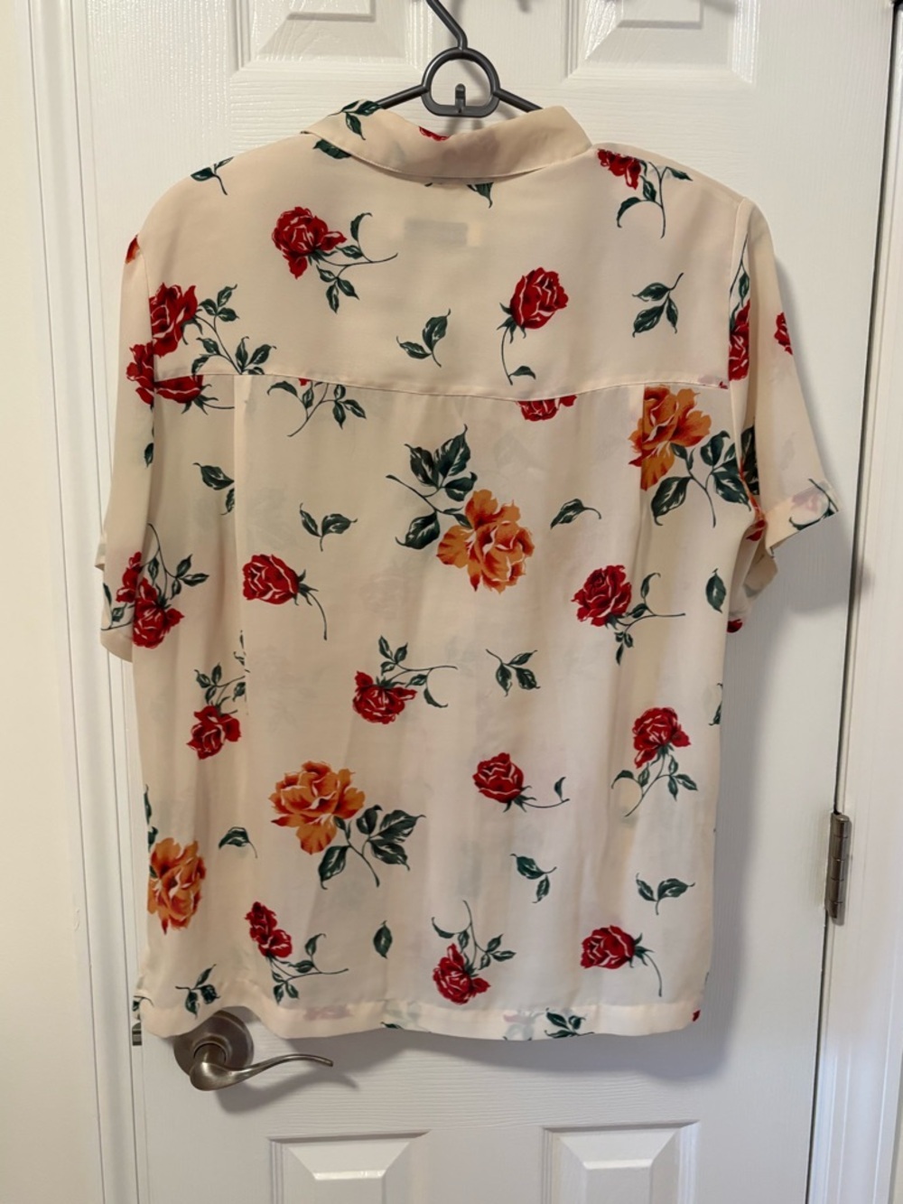 Chaus Cream Floral Button-Down Shirt with Red & Orange Roses - Picture 5 of 10